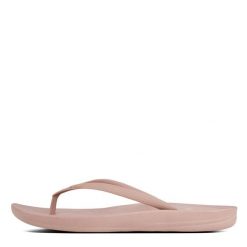 Klapki damskie FitFlop Iqushion. Brązowe klapki FIT FLOP, bez wzorów, z materiału, bez obcasa. Za 227.00 zł.