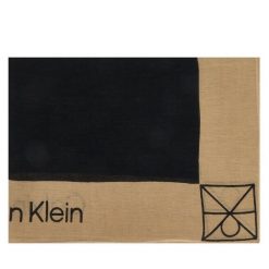 Szal Calvin Klein. Czarne szaliki Calvin Klein, bez wzorów. Za 329.99 zł.