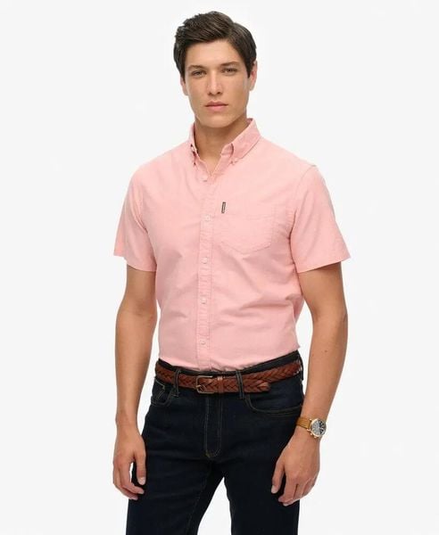 Superdry Koszula Oxford krótki rękaw Rose Pink Chambray z bawełny organicznej. Czerwone koszule Superdry, l, bez wzorów, z bawełny, klasyczne, bez kołnierzyka, bez ramiączek. Za 336.50 zł.