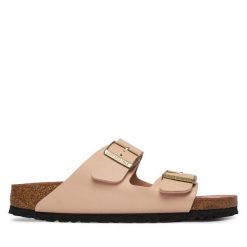 Klapki Birkenstock. Brązowe klapki Birkenstock, bez wzorów, bez obcasa. Za 449.99 zł.