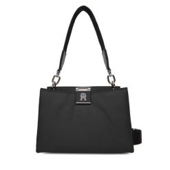 Torebka Tommy Hilfiger. Czarne torebki klasyczne TOMMY HILFIGER, bez wzorów, z nylonu, bez dodatków. Za 649.99 zł.