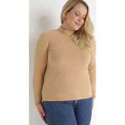 Beżowy Golf Sedevus. Brązowe bluzki Born2be, plus size, bez wzorów, z dzianiny, bez ramiączek. Za 29.99 zł.