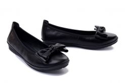JOSEF SEIBEL 70603 133 105 Josie 03 black-black, baleriny damskie. Czarne baleriny Josef Seibel, bez wzorów, ze skóry, bez obcasa. Za 389.90 zł.