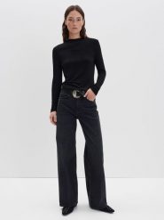 Someday Koszulka w kolorze czarnym rozmiar: 40. Czarne bluzki someday., bez wzorów, bez kołnierzyka, bez ramiączek. Za 95.99 zł.