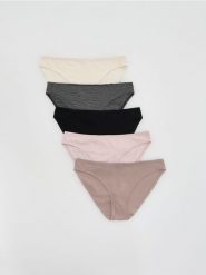 Bawełniane majtki typu figi 5 pack - czarny. Czarne figi Reserved, l, bez wzorów, z bawełny. Za 79.99 zł.