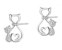 Kolczyki srebrne z cyrkoniami - koty. Szare kolczyki Apart, z cyrkonią, srebrne. Za 139.00 zł.