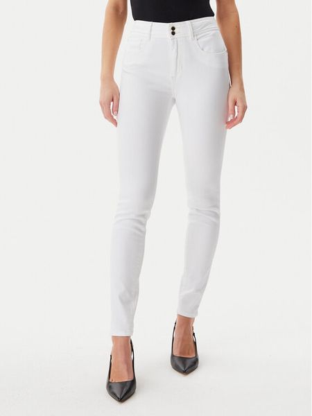 Guess Jeansy W5GA34D5N72 Biały Slim Fit. Białe jeansy Guess, z aplikacjami. Za 297.99 zł.