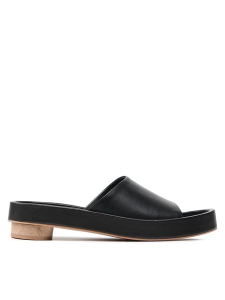 Gino Rossi Klapki 22SS17 Czarny. Czarne klapki Gino Rossi, bez wzorów, ze skóry, bez obcasa. Za 299.99 zł.
