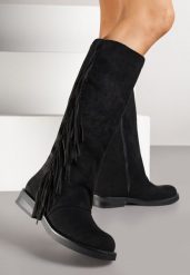 Czarne Kozaki w Stylu Boho z Imitacji Zamszu z Frędzlami Vemirina. Czarne kozaki Born2be, z jeansu, bez obcasa, na płaskiej podeszwie, bez zapięcia. Za 159.99 zł.