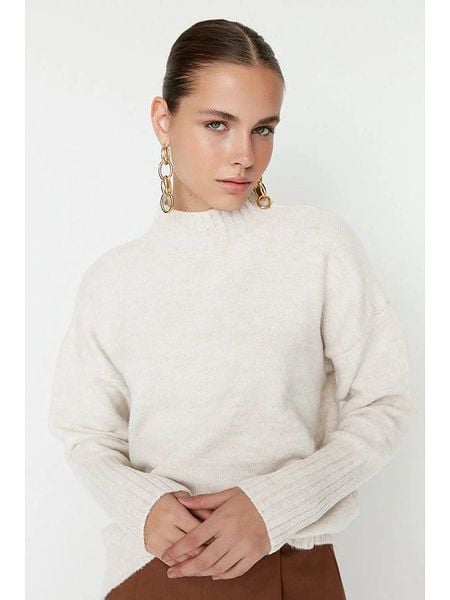 Trendyol Sweter w kolorze kremowym rozmiar: M. Brązowe swetry Trendyol, m, bez wzorów, bez ramiączek. Za 91.99 zł.