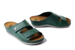 DR. BRINKMANN 700743-07 grun, klapki damskie. Zielone klapki Dr. Brinkmann, bez wzorów, ze skóry, bez obcasa, na koturnie. Za 167.93 zł.