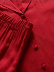 Dwuczęściowa piżama z wiskozy - czerwony. Czerwone piżamy Reserved, bez wzorów, z wiskozy, bez ramiączek. W wyprzedaży za 99.99 zł.