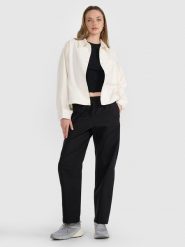 4F Spodnie casual damskie - czarne M. Czarne spodnie materiałowe 4f, na co dzień, l, bez wzorów, z bawełny. W wyprzedaży za 69.99 zł.
