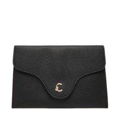 Torebka Coccinelle. Czarne kopertówki Coccinelle, bez wzorów, bez dodatków. Za 449.99 zł.