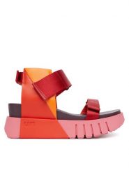 United Nude Sandały Delta Run 1041096416 Czerwony. Czerwone sandały United Nude, bez wzorów, z materiału, bez obcasa, na koturnie, bez zapięcia. Za 1,049.00 zł.