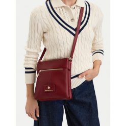 Torebka Beverly Hills Polo Club. Czerwone listonoszki Beverly Hills Polo Club, bez wzorów, bez dodatków. Za 179.99 zł.
