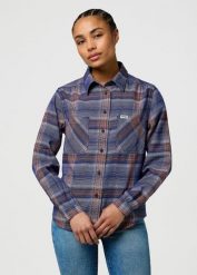 DAMSKA KOSZULA WRANGLER FEMME WESTERN SHIRT EARTH RED 112370788. Czerwone koszule Wrangler, s, bez wzorów, bez kołnierzyka, bez ramiączek. Za 159.99 zł.