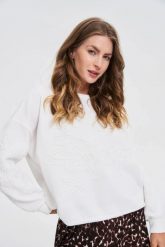 Bluza z aplikacją biała. Białe bluzy MOODO, l, z aplikacjami, z bawełny, bez kaptura. Za 139.99 zł.