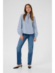 Kaffe Bluzka w kolorze błękitnym rozmiar: 38. Niebieskie bluzki Kaffe, bez wzorów, z bawełny, bez kołnierzyka, bez ramiączek. Za 126.75 zł.