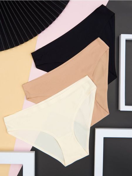 Majtki figi 3 pack - czarny. Czarne figi Sinsay, l, bez wzorów, z materiału. Za 25.99 zł.