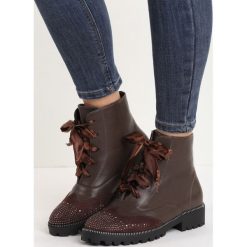 Brązowe Botki I'm Fancy. Brązowe botki Born2be, bez wzorów, z okrągłym noskiem, bez obcasa, na płaskiej podeszwie, bez zapięcia. Za 79.99 zł.