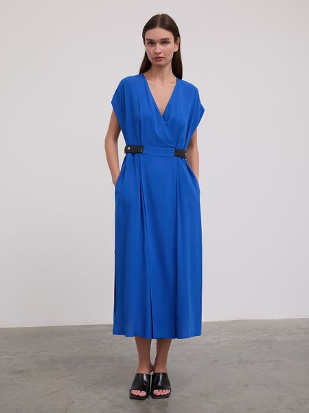 BGN Sukienka w kolorze niebieskim rozmiar: 36. Niebieskie sukienki BGN, na imprezę, bez wzorów, ze skóry, bez kołnierzyka, bez ramiączek, maxi. Za 74.28 zł.