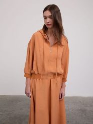 BGN Bluza w kolorze pomarańczowym rozmiar: 40. Pomarańczowe bluzy BGN, bez wzorów, bez kaptura. Za 97.95 zł.