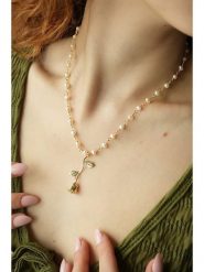 Pierres delicates Naszyjnik w kolorze białym z perłami i zawieszką - dł. 50 cm rozmiar: onesize. Białe naszyjniki Pierres delicates, z perłą, z mosiądzu. Za 86.99 zł.