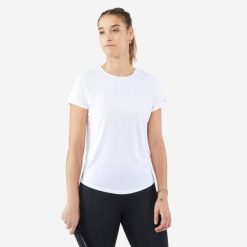 Koszulka tenisowa z okrągłym dekoltem damska Artengo Dry Essential 100. Białe bluzki KUIKMA, s, bez wzorów, z materiału, eleganckie, bez kołnierzyka, bez ramiączek. Za 39.99 zł.