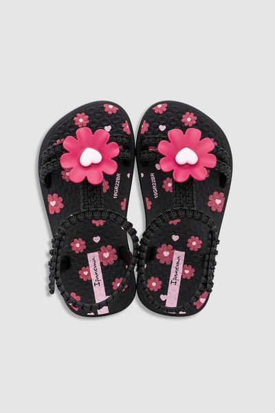 Sandały plażowe. Brązowe sandały Ipanema, bez wzorów, z materiału, biznesowe, bez obcasa, bez zapięcia. W wyprzedaży za 29.90 zł.
