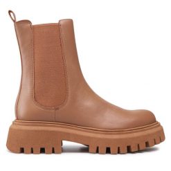 Sztyblety Badura. Brązowe botki Badura, bez wzorów, bez obcasa, na płaskiej podeszwie, bez zapięcia. Za 219.99 zł.