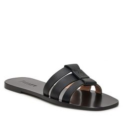 Klapki Pollini. Czarne klapki Pollini, bez wzorów, bez obcasa. Za 739.99 zł.