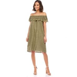 Lniana sukienka w kolorze khaki. Brązowe sukienki Naturelle en lin, bez wzorów, z koronki, klasyczne, bez kołnierzyka, bez ramiączek, midi. W wyprzedaży za 89.95 zł.
