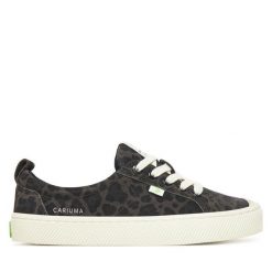 Trampki CARIUMA. Czarne trampki CARIUMA, bez wzorów, bez zapięcia. Za 539.99 zł.
