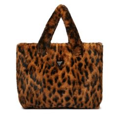 Torebka Guess. Brązowe shopper Guess, z aplikacjami, bez dodatków. Za 399.99 zł.