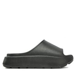 Klapki DeeZee. Czarne klapki DeeZee, bez wzorów, bez obcasa. Za 59.99 zł.