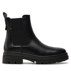 Botki Refresh. Czarne botki Refresh, bez wzorów, bez obcasa, na płaskiej podeszwie, bez zapięcia. Za 299.99 zł.