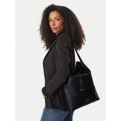 Torebka Armani Exchange. Czarne torebki klasyczne Armani Exchange, bez wzorów, bez dodatków. Za 679.99 zł.