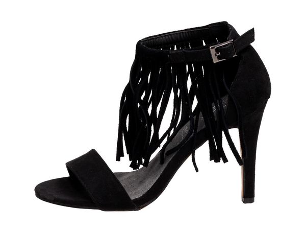 Czarne sandały damskie S.Barski 39602 Frędzle. Czarne sandały S.BARSKI, bez wzorów, ze skóry, bez obcasa, na obcasie, bez zapięcia. Za 99.00 zł.