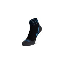 Wodoszczelne skarpety Bridgedale StormSock Mid Ankle - black/blue. Czarne skarpety Bridgedale, bez wzorów, z wełny. Za 175.29 zł.