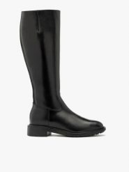 Eleganckie czarne kozaki damskie. Czarne kozaki Ryłko, z gumy, z okrągłym noskiem, bez obcasa, na obcasie, bez zapięcia. Za 699.99 zł.