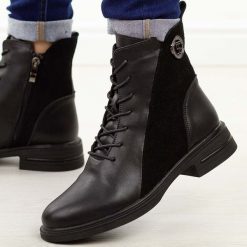 Czarne skórzane botki damskie T.Sokolski Z25-309. Czarne botki Sokolski, na jesień, bez wzorów, z dzianiny, z okrągłym noskiem, bez obcasa, na płaskiej podeszwie, bez zapięcia. Za 299.00 zł.