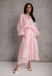 Różowa Rozkloszowana Sukienka Wieczorowa z Szyfonowej Tkaniny Amanna. Czerwone sukienki Renee, m, z aplikacjami, z materiału, klasyczne, bez kołnierzyka, bez ramiączek, maxi, rozkloszowane. Za 269.99 zł.