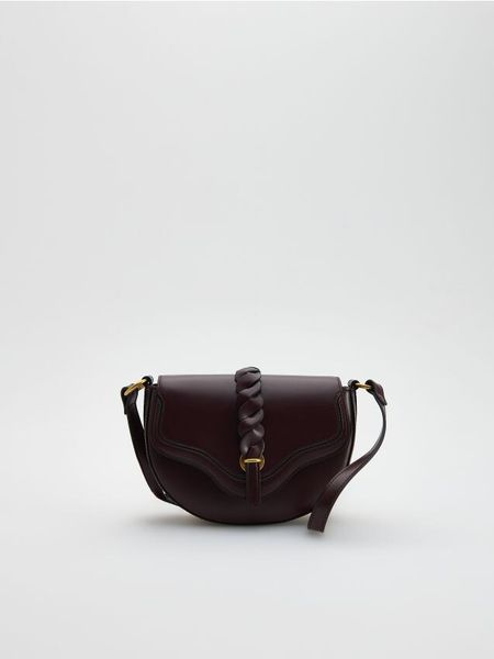 Mała torebka na ramię - bordowy. Czerwone torby na ramię Reserved, bez wzorów, ze skóry, na ramię, małe, bez dodatków. Za 149.99 zł.