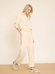 BGN 2-częściowy zestaw w kolorze beżowym rozmiar: 36. Brązowe spodnie dresowe BGN, bez wzorów, z dresówki. Za 165.99 zł.