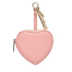 Bilonówka Guess. Czerwone portfele Guess, z aplikacjami. Za 179.99 zł.