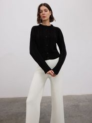 BGN Kardigan w kolorze czarnym rozmiar: 40. Czarne kardigany BGN, bez wzorów, z wełny. Za 157.35 zł.