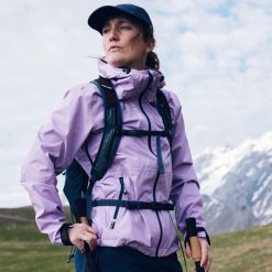 Kurtka przeciwdeszczowa damska Millet Fitz Roy Jkt W. Czarne kurtki sportowe Millet, s, bez wzorów, bez kaptura, trekkingowe. W wyprzedaży za 550.20 zł.