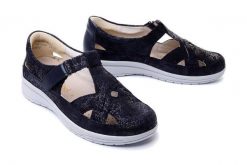 COMFORTABEL 940000-05 ozean/navy, sandały damskie. Niebieskie sandały Comfortabel, bez wzorów, bez obcasa, bez zapięcia. Za 189.95 zł.