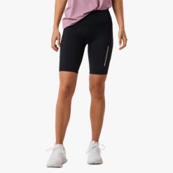 Krótkie legginsy treningowe damskie Swedemount Core Pocket Tights szybkoschnące. Czarne legginsy SWEDEMOUNT, bez wzorów, z tkaniny, do biegania. W wyprzedaży za 95.00 zł.